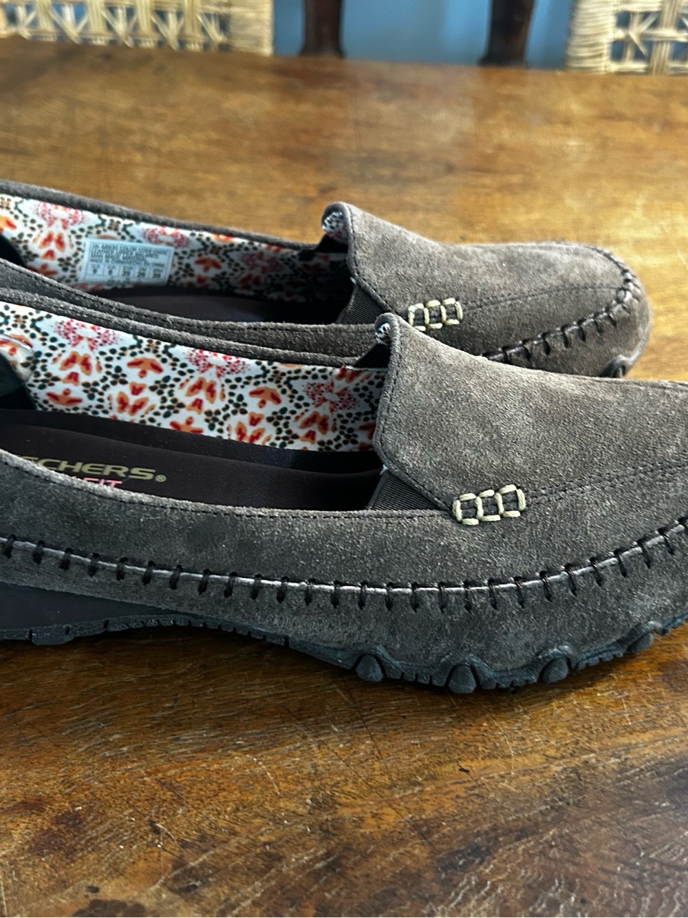 Women’s Sketchers Relaxed Fit Memory Foam Chocolate Sure Slip On Loafers Size 9 - Picture 3 of 7